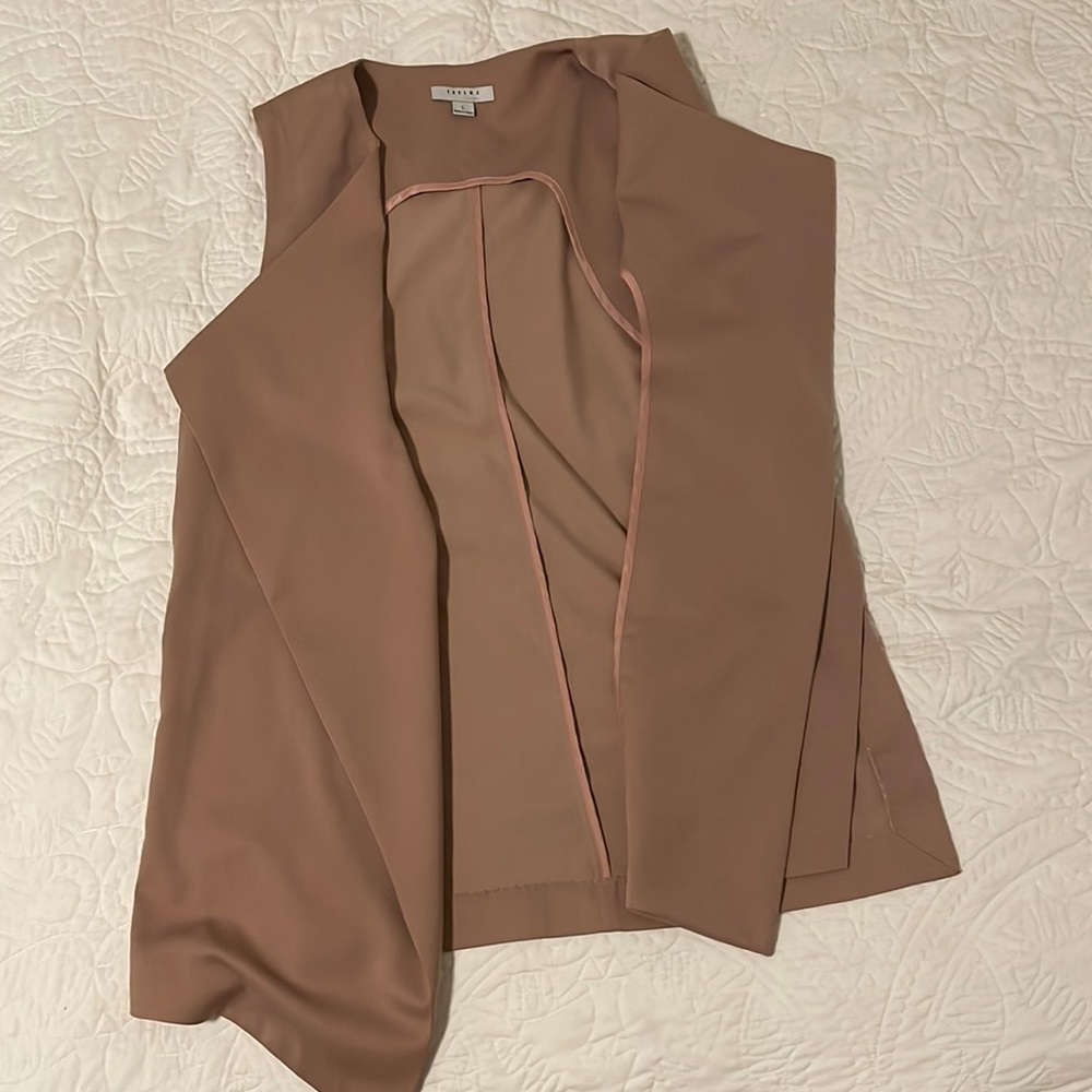 Sleeveless Vest